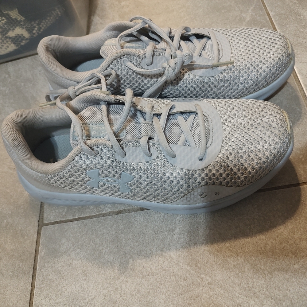 Under Armor Ladies Light Blue Sneakers Size 8.5